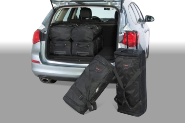 images/productimages/small/o10201s-opel-astra-sports-tourer-10-car-bags-1.jpg